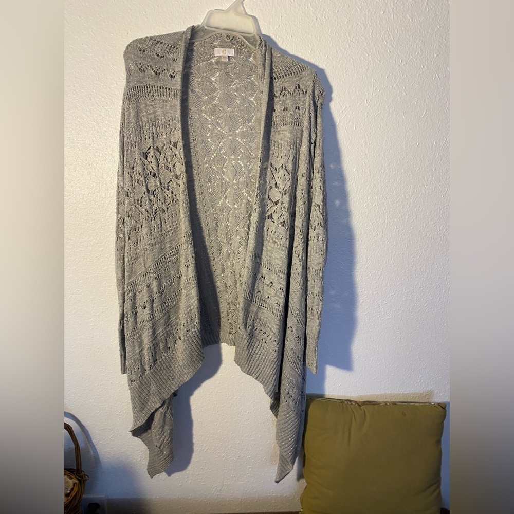 Charming Charlie gray silver crochet‎ sweater open cardigan with sharkbite hem